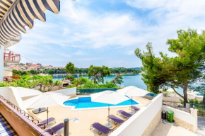 Гостиница Apartments Edita  Трогир